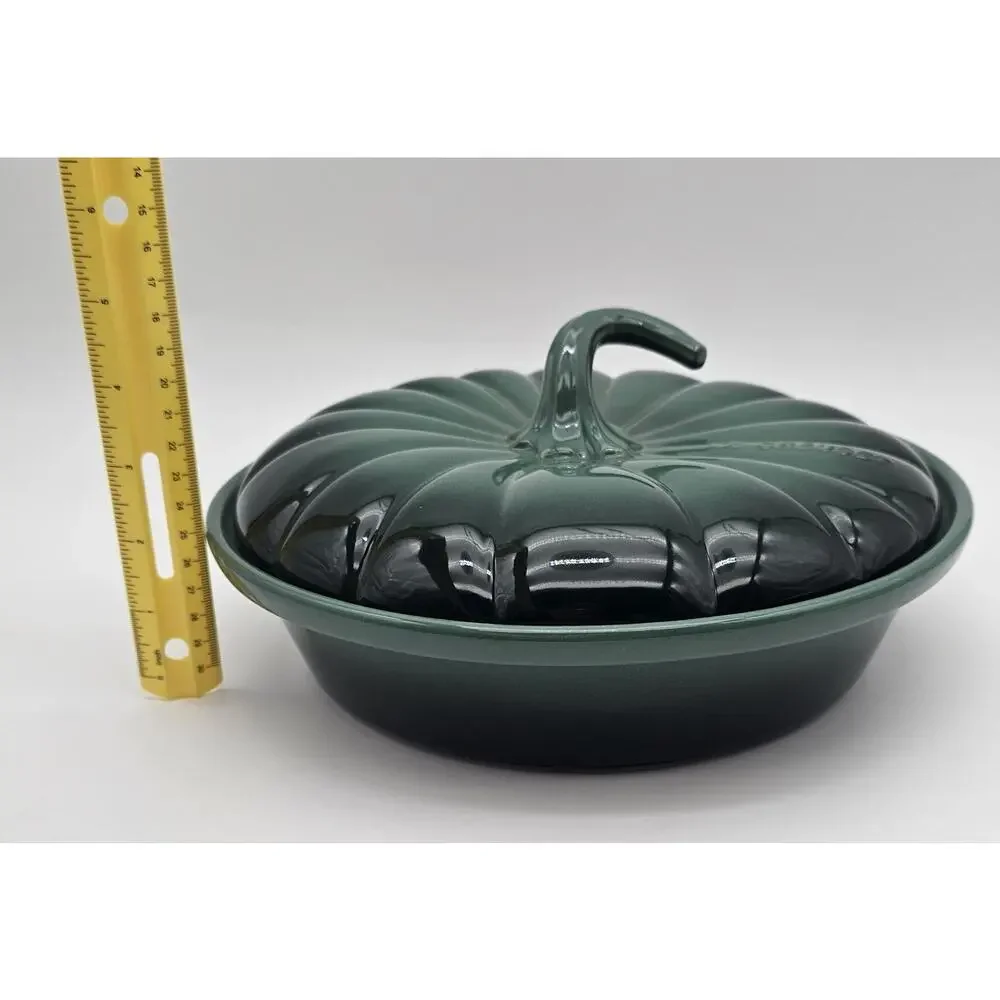 LE CREUSET Pumpkin Pie Dish W/Lid In Artichaut